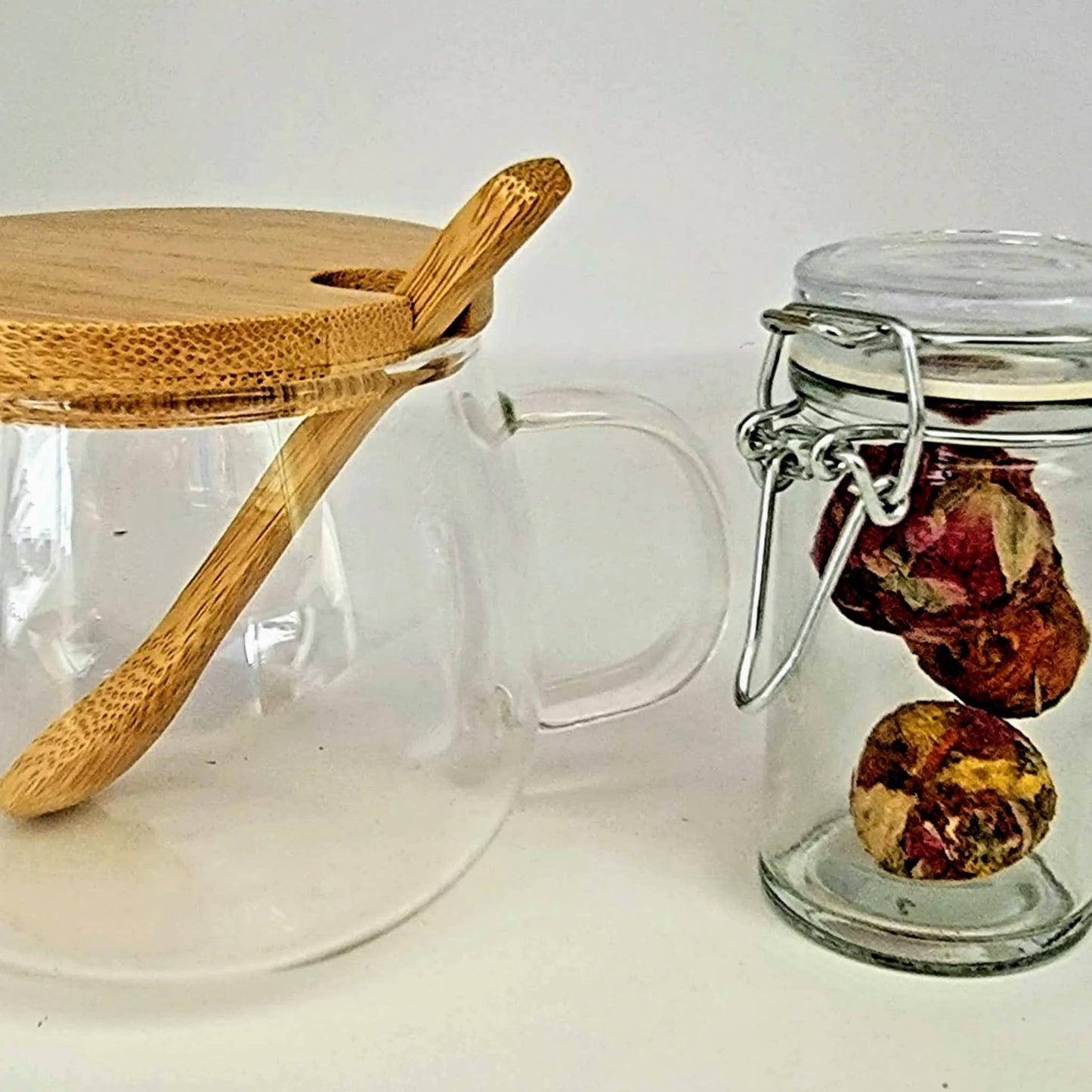 The Grateful Tea Co - Borosilicate Glass Teacup w/  bamboo lid & spoon 11oz